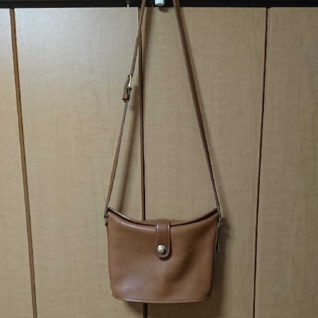 COACH(コーチ)のold coach  ショルダーバック ヴィンテージ 中古　コーチ 古着 レディースのバッグ(ショルダーバッグ)の商品写真