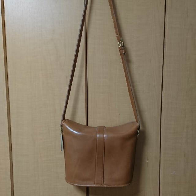 COACH(コーチ)のold coach  ショルダーバック ヴィンテージ 中古　コーチ 古着 レディースのバッグ(ショルダーバッグ)の商品写真