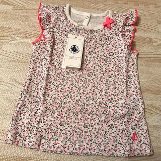 プチバトー(PETIT BATEAU)のプチバトー 18SS プリントフリルスリーブTシャツ 24m 新品(Ｔシャツ)