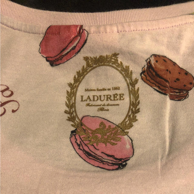 LADUREE(ラデュレ)のココア&ココアさま専用！ラデュレ UNIQLO Tシャツ ユニクロ レディースのトップス(Tシャツ(半袖/袖なし))の商品写真