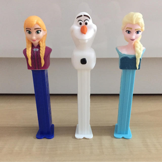 Disney(ディズニー)の【lilililink様専用】PEZ ペッツ アナと雪の女王 3本セット エンタメ/ホビーのおもちゃ/ぬいぐるみ(キャラクターグッズ)の商品写真