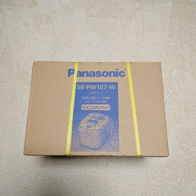 Panasonic(パナソニック)の値下　新品、4年保証付　パナソニックWおどり炊き　ＳＲ-ＰＷ107-W 送料込 スマホ/家電/カメラの調理家電(炊飯器)の商品写真