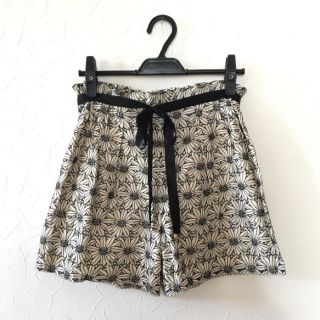 アーバンリサーチ(URBAN RESEARCH)の★URBAN RESEARCH♡花柄モチーフショーパン★(ショートパンツ)