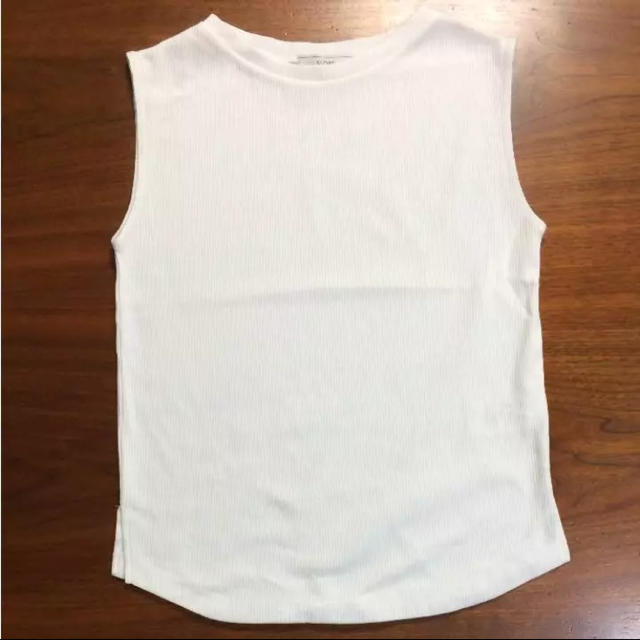 SLOBE IENA(スローブイエナ)の美品 イエナ スローブ ノースリーブ Tシャツ カットソー アーバンリサーチ レディースのトップス(カットソー(半袖/袖なし))の商品写真