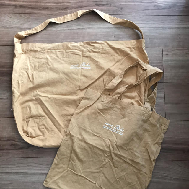 nest Robe(ネストローブ)のnestRobe 布製 ショップバッグ 大 中 2サイズセット ベージュ レディースのバッグ(ショップ袋)の商品写真