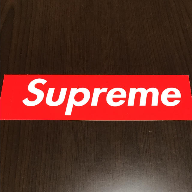 Supreme(シュプリーム)の【縦5.7cm横20.4cm全体】Supreme box ロゴ ステッカー 自動車/バイクのバイク(ステッカー)の商品写真