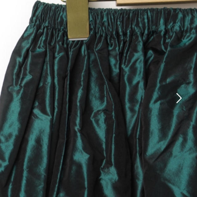 miumiu(ミュウミュウ)のmiumiu シルク100% グリーンスカート レディースのスカート(ひざ丈スカート)の商品写真