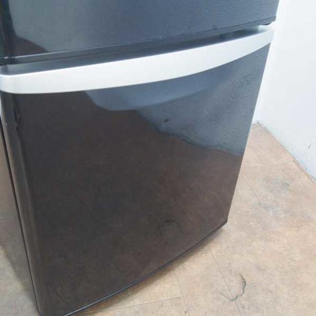 人気のブラックカラー 135L 冷蔵庫 頑丈ガラス棚 DL45 スマホ/家電/カメラの生活家電(冷蔵庫)の商品写真