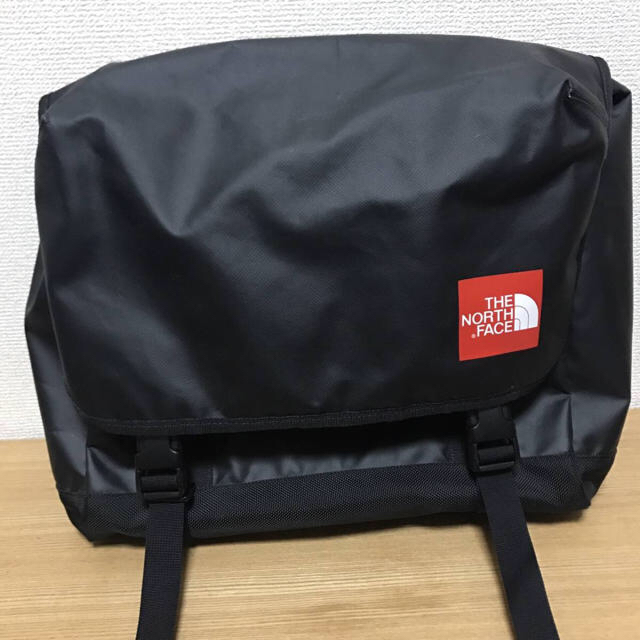 THE NORTH FACE(ザノースフェイス)の値下げ TheNorth Face メッセンジャーバッグ18L 新品 メンズのバッグ(メッセンジャーバッグ)の商品写真