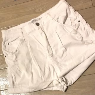 ベルシュカ(Bershka)のベルシュカ ショートパンツ 白(ショートパンツ)