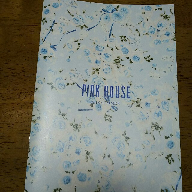 PINK HOUSE(ピンクハウス)のピンクハウス最新春夏カタログ エンタメ/ホビーの雑誌(ファッション)の商品写真