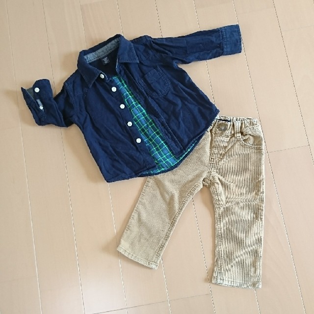 babyGAP(ベビーギャップ)の【ちゃき☆ちゃき様専用】80  GAPシャツ & ダディオダディ パンツ セット キッズ/ベビー/マタニティのベビー服(~85cm)(シャツ/カットソー)の商品写真