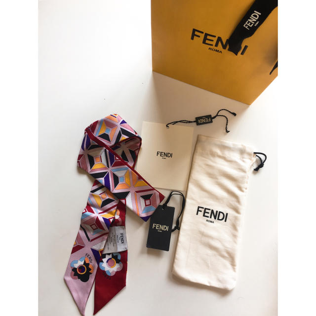 FENDI(フェンディ)の新品.未使用FENDIツイリー レディースのファッション小物(バンダナ/スカーフ)の商品写真