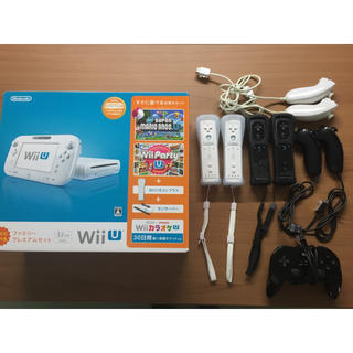 ウィーユー(Wii U)のWiiU本体 32GB ファミリープレミアムセット リモコンとヌンチャク4セット(家庭用ゲーム機本体)