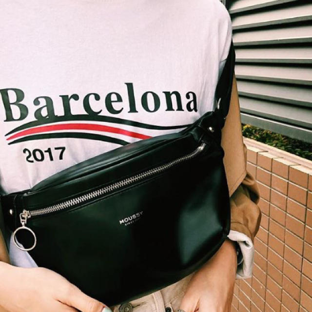 ウエストバッグ即完売品♪MOUSSY waist&shoulder BAG♪ボディバッグsly