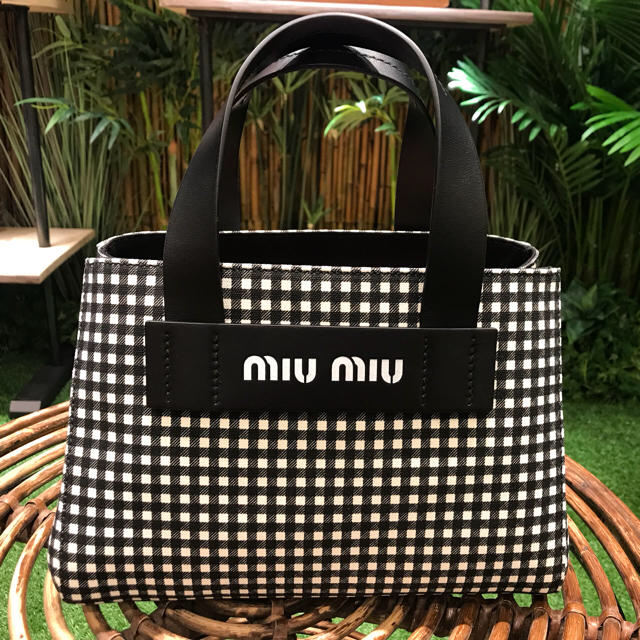 新品未使用miumiuトートバッグ