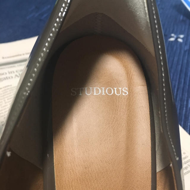 STUDIOUS(ステュディオス)のSTUDIOUS エナメルパンプス レディースの靴/シューズ(ハイヒール/パンプス)の商品写真