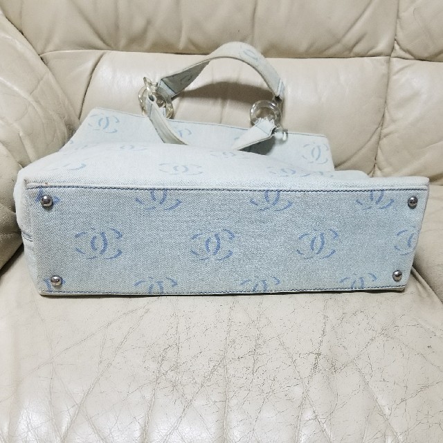 CHANEL(シャネル)の‼完売しました‼CHANELデニムバック レディースのバッグ(トートバッグ)の商品写真