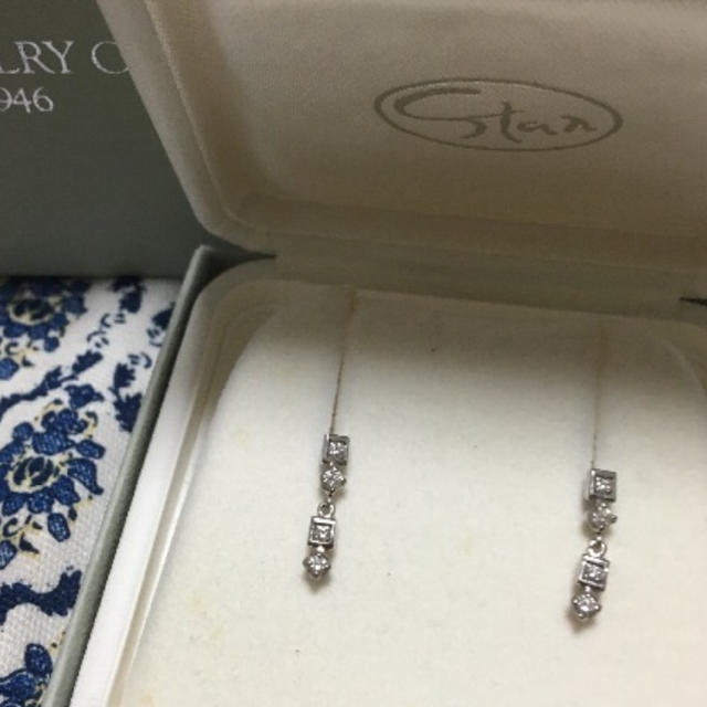 STAR JEWELRY(スタージュエリー)のstar jewelry  k18WG ダイヤ ピアス レディースのアクセサリー(ピアス)の商品写真