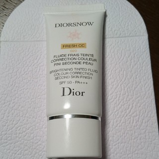 ディオール(Dior)のDior スノー ブライトニング フレッシュ CCクリーム 50 020(化粧下地)