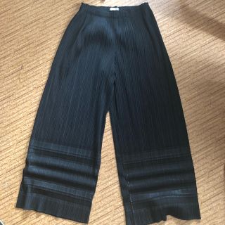 プリーツプリーズイッセイミヤケ(PLEATS PLEASE ISSEY MIYAKE)のPLEATS PLEASEパンツ (りこ様)(クロップドパンツ)