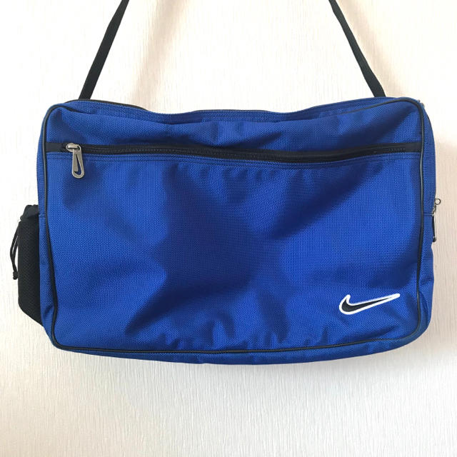 NIKE(ナイキ)のオペルまるさん専用　5pkt ♪ NIKE ショルダーバッグ 青 ナイキ メンズのバッグ(ショルダーバッグ)の商品写真