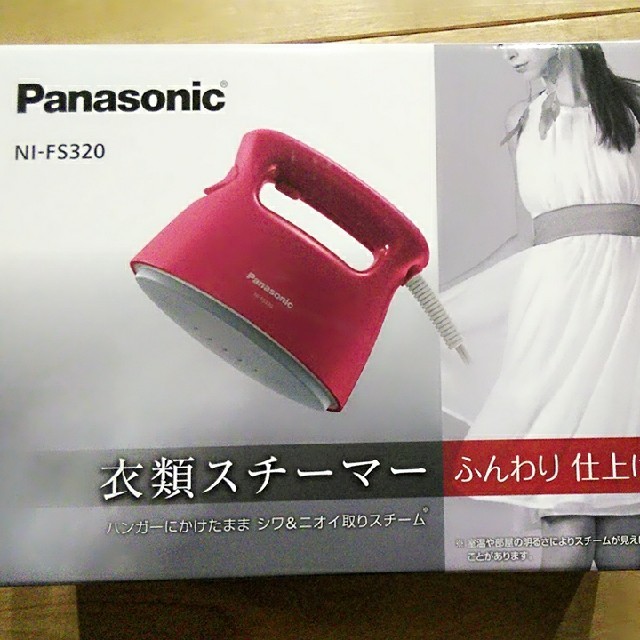 Panasonic(パナソニック)のパナソニック衣類スチーマー　NI-FS320 スマホ/家電/カメラの生活家電(アイロン)の商品写真