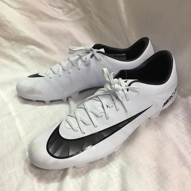 Nike ナイキ 新品 未使用品 26 0cm サッカースパイク 白の通販 By Shsn S Shop ナイキならラクマ