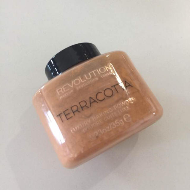 ★TERRACOTTA★Makeup Revolution★ベイキング コスメ/美容のベースメイク/化粧品(フェイスパウダー)の商品写真