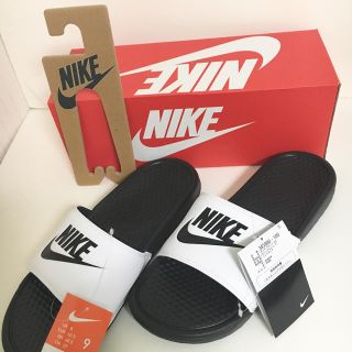 ナイキ(NIKE)の新品 27 NIKE ベナッシ シャワーサンダル　343880-100(サンダル)