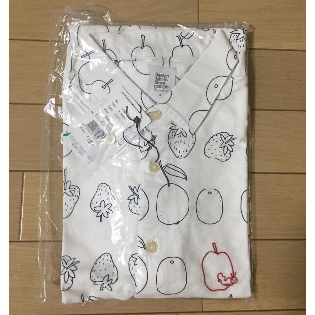 Design Tshirts Store graniph(グラニフ)のはらぺこあおむし ブラウス カッターシャツ レディースのトップス(シャツ/ブラウス(半袖/袖なし))の商品写真