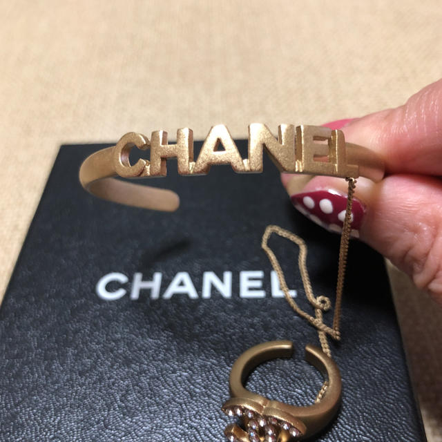 CHANEL(シャネル)のCHANEL バングル＆リング レディースのアクセサリー(ブレスレット/バングル)の商品写真