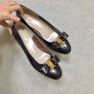 サルヴァトーレフェラガモ(Salvatore Ferragamo)のお も ち様専用  サルバトーレフェラガモ ヴァラ 6C(ハイヒール/パンプス)