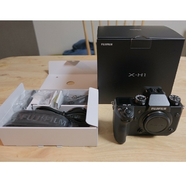 国内外の人気 富士フイルム - 富士フイルム FUJIFILM ボディ X-H1