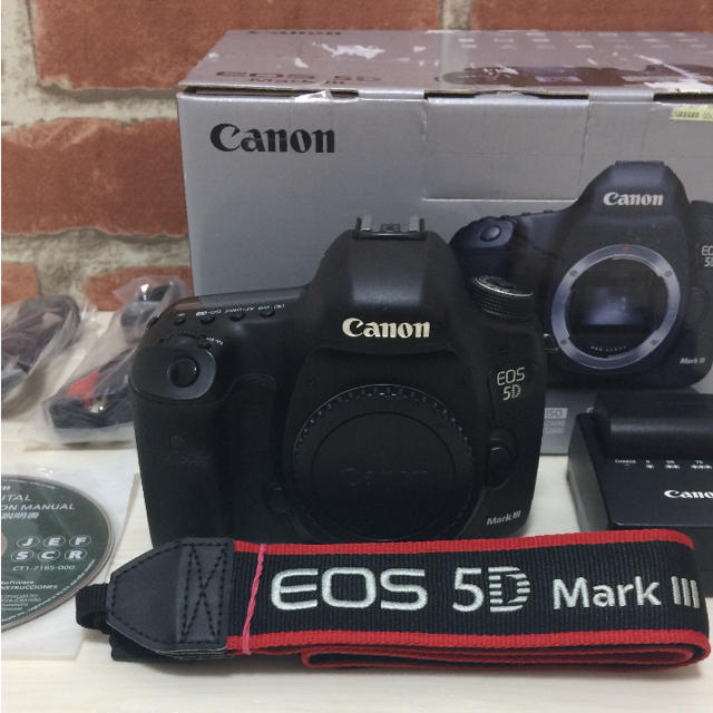 Canon - ⭐︎シャッター回数5000回以下 Canon EOS 5D mark3⭐︎の通販 by けいた's shop｜キヤノンならラクマ