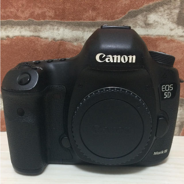 Canon - ⭐︎シャッター回数5000回以下 Canon EOS 5D mark3⭐︎の通販 by けいた's shop｜キヤノンならラクマ