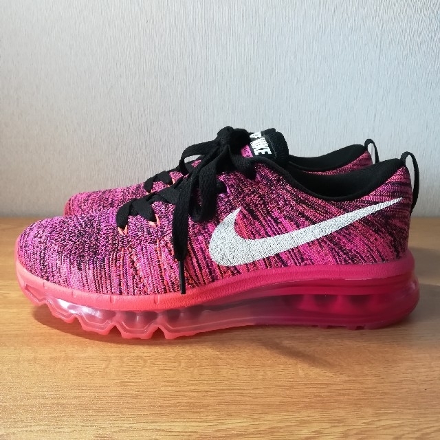 NIKE(ナイキ)の新品 最高級モデルNIKE AIR FLY KNIT MAX レディースの靴/シューズ(スニーカー)の商品写真