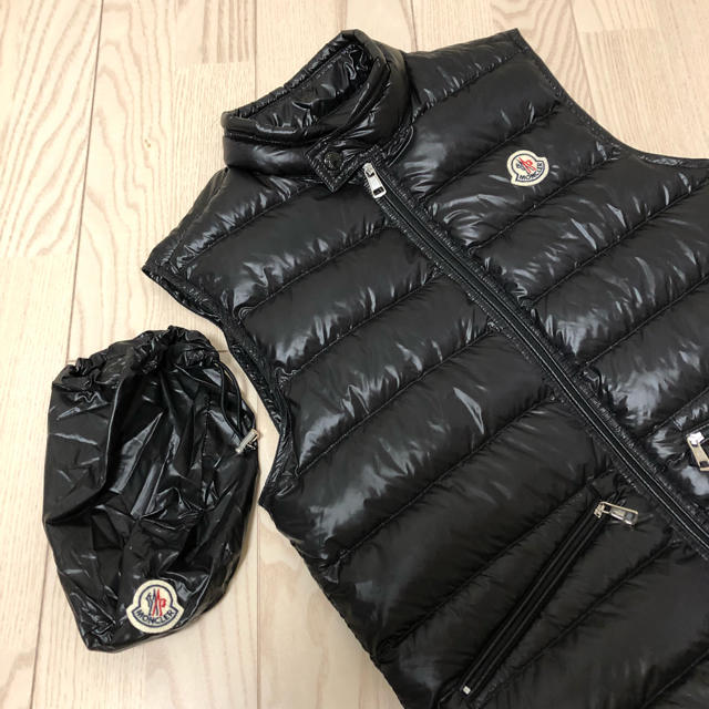 MONCLER(モンクレール)の美品 MONCLER モンクレール インナーベスト ブラック メンズのジャケット/アウター(ダウンベスト)の商品写真