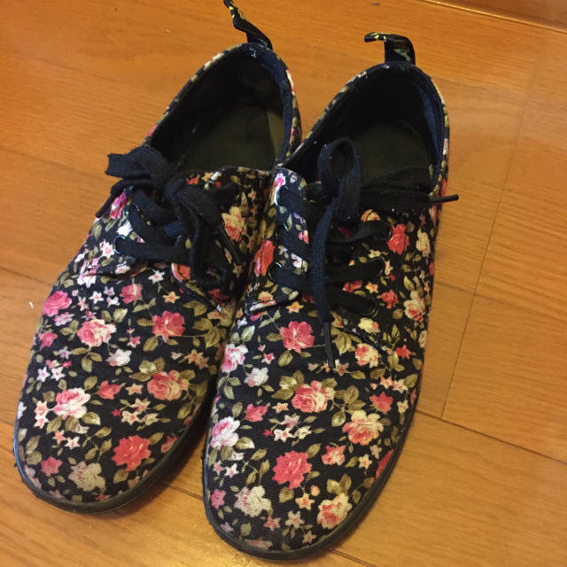 Dr.Martens(ドクターマーチン)のITK様 専用ドクターマーチン スニーカー 花柄 レディースの靴/シューズ(スニーカー)の商品写真