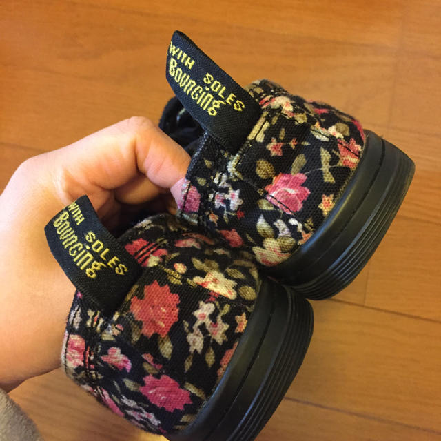 Dr.Martens(ドクターマーチン)のITK様 専用ドクターマーチン スニーカー 花柄 レディースの靴/シューズ(スニーカー)の商品写真