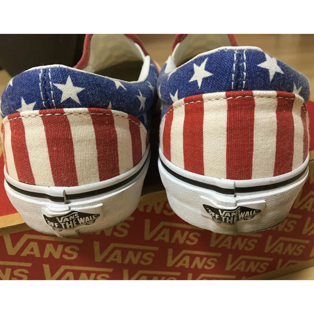 VANS(ヴァンズ)のVANS Classic Slip-On バンズ クラシック スリッポン メンズの靴/シューズ(スニーカー)の商品写真