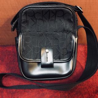 カルバンクライン(Calvin Klein)の美品☆Calvin Klein カルバンクライン ショルダーバッグ ポーチ(ショルダーバッグ)