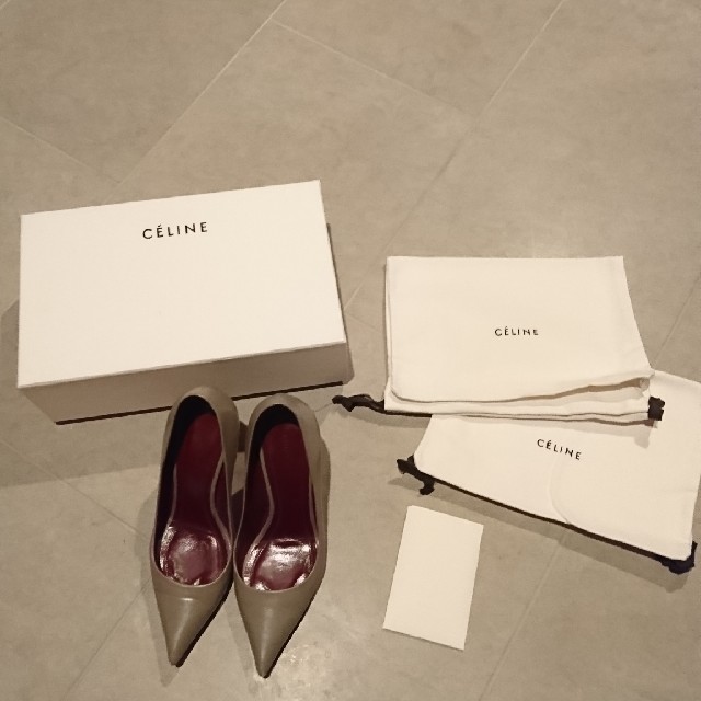 celine(セリーヌ)のsale！定番！CELINE カーキカラーパンプス レディースの靴/シューズ(ハイヒール/パンプス)の商品写真