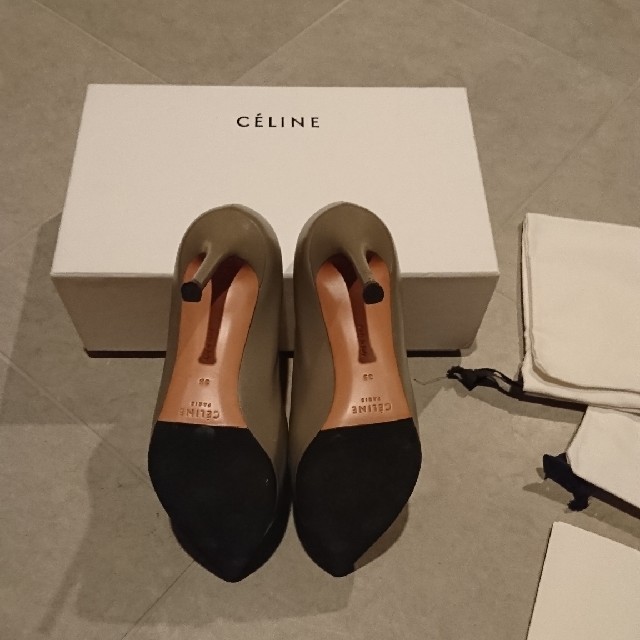 celine(セリーヌ)のsale！定番！CELINE カーキカラーパンプス レディースの靴/シューズ(ハイヒール/パンプス)の商品写真