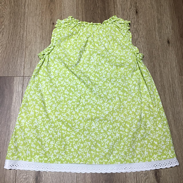 BeBe(ベベ)の☆半額SALE☆ 美品‼︎ Bebe 90cm ワンピース 黄緑 花柄 キッズ/ベビー/マタニティのキッズ服女の子用(90cm~)(ワンピース)の商品写真