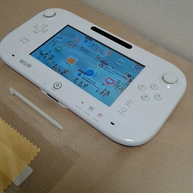 Wii U(ウィーユー)の任天堂　wiiu　ゲームパッド白　正常動作確認済　タッチペン、液晶保護フィルム付 エンタメ/ホビーのゲームソフト/ゲーム機本体(家庭用ゲーム機本体)の商品写真