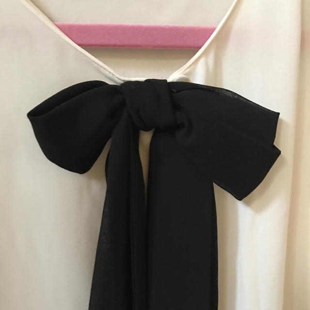 ZARA(ザラ)の★ ZARA ★ ザラ リボン付 ブラウス 白 ホワイト 系 レディースのトップス(シャツ/ブラウス(長袖/七分))の商品写真