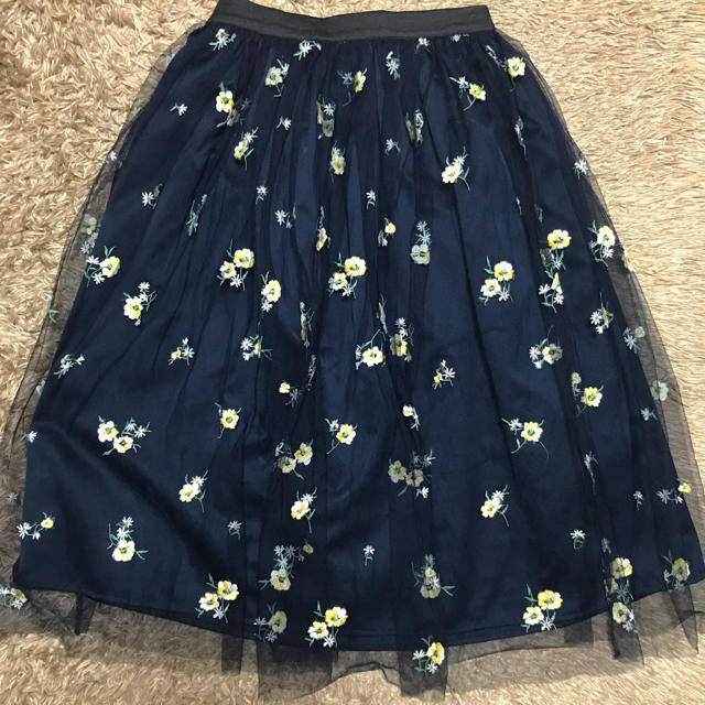 31 Sons de mode(トランテアンソンドゥモード)の値下げ 花柄刺繍チュールスカート トランテアン♡ レディースのスカート(ひざ丈スカート)の商品写真