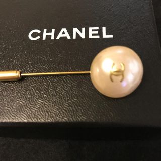 シャネル(CHANEL)のニコ様専用  CHANEL  ピンブローチ(ブローチ/コサージュ)