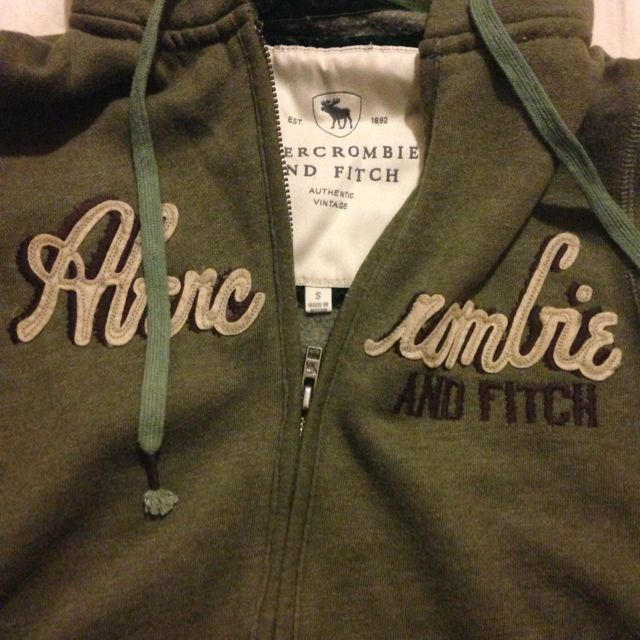 Abercrombie&Fitch(アバクロンビーアンドフィッチ)のアバクロ裏毛パーカー レディースのトップス(パーカー)の商品写真